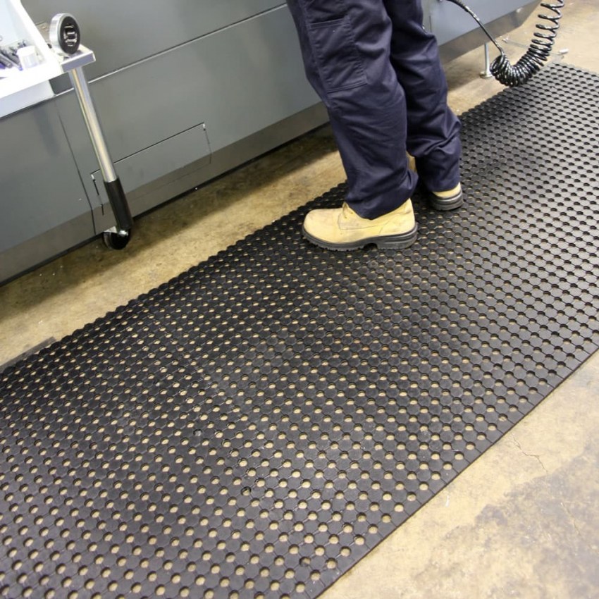 Rubber grating Anti-slip mat in roll - 267.5 - UNIMAT