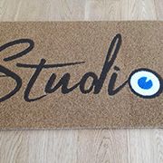 Customizable synthetic coconut fiber logo mat