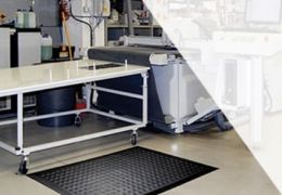 Why choose a professional floor mat for your laboratory?